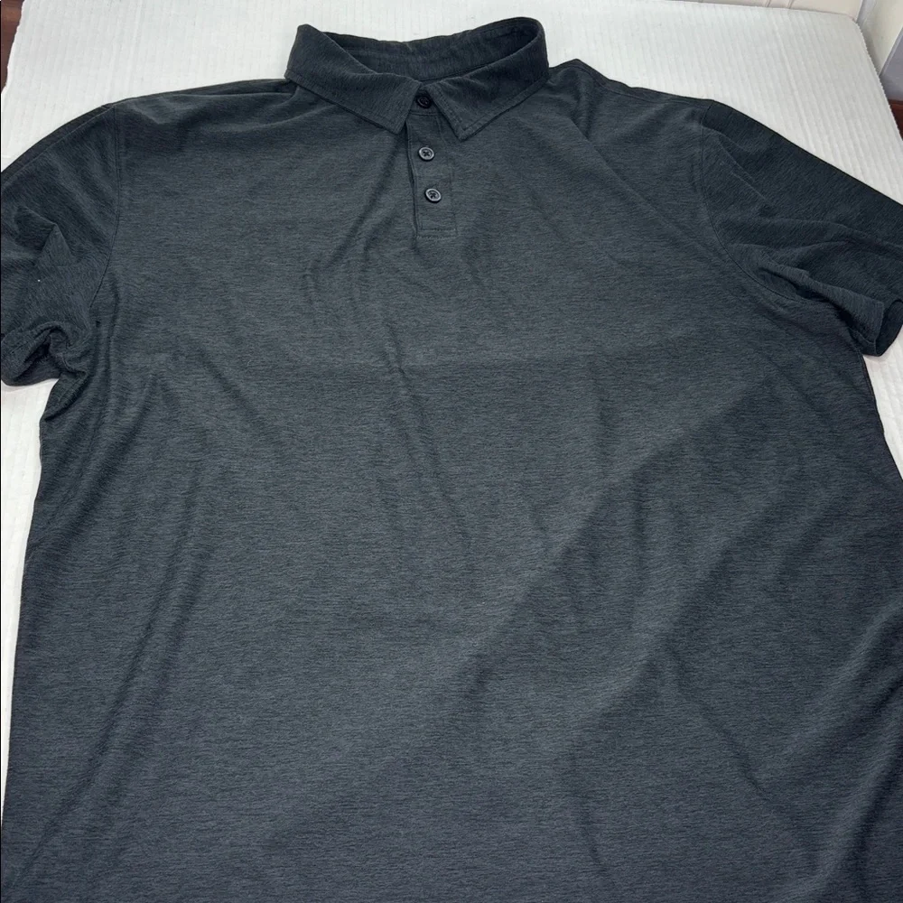 Vuori Strato tech short sleeve performance golf polo shirt, size medium - Picture 2 of 6